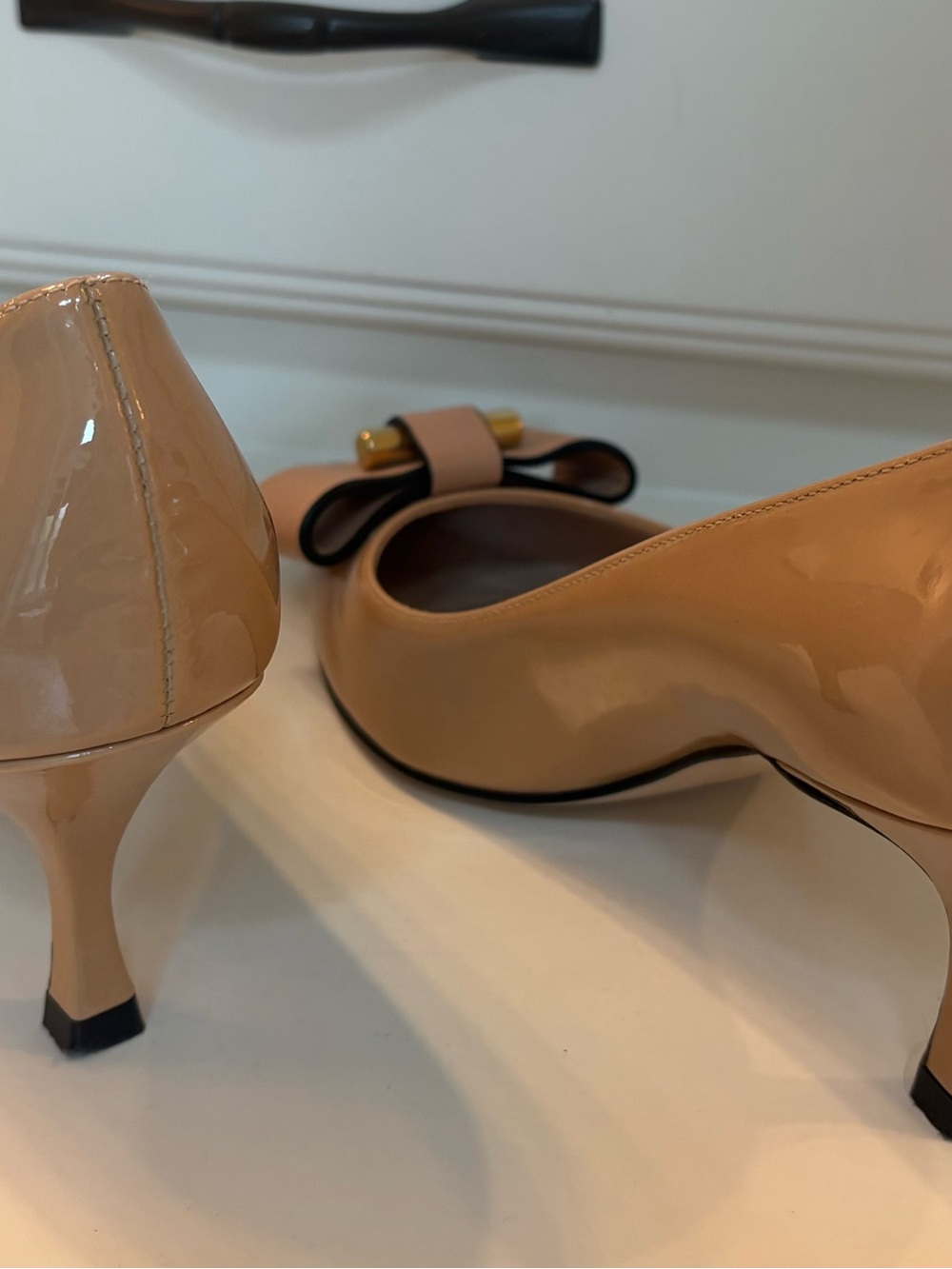 Stuart Weitzman Patent Nude Bow Pointed-Toe Pumps - Picture 4 of 5